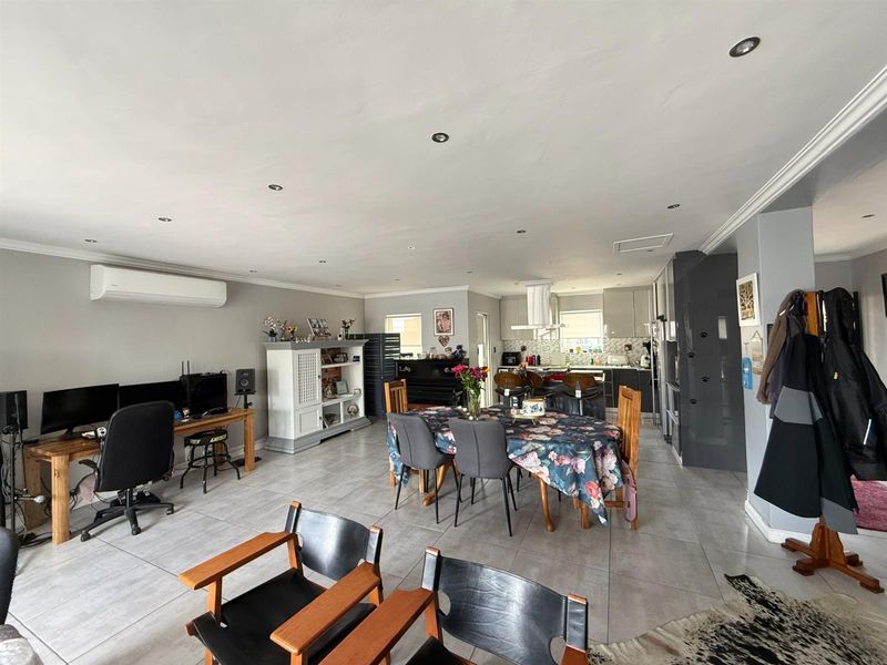 3 Bedroom Family Living with Exceptional Space and Versatility - Photo 4