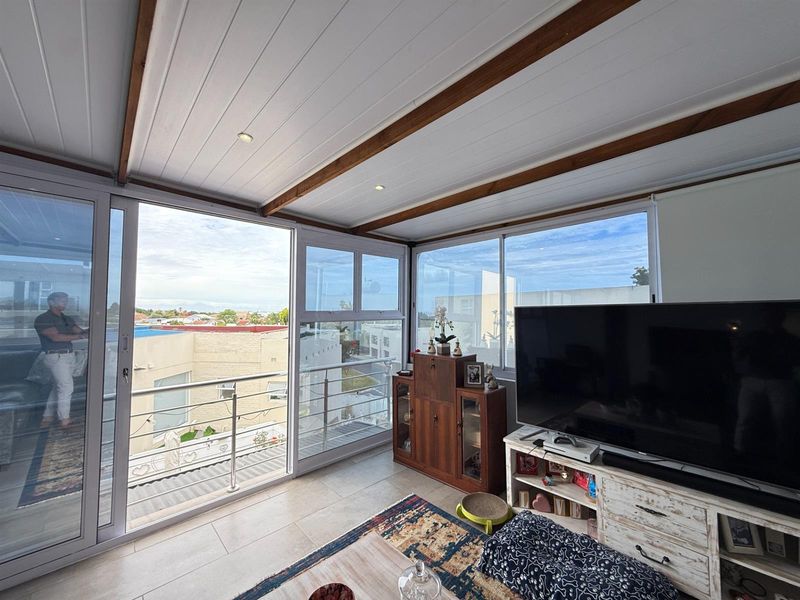 3 Bedroom Family Living with Exceptional Space and Versatility - Photo 7