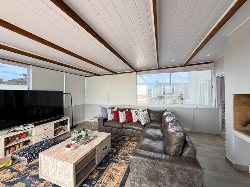 3 Bedroom Family Living with Exceptional Space and Versatility - Photo 2