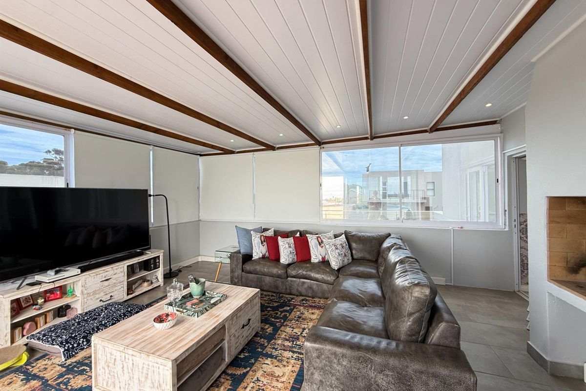 3 Bedroom Family Living with Exceptional Space and Versatility - Photo 2