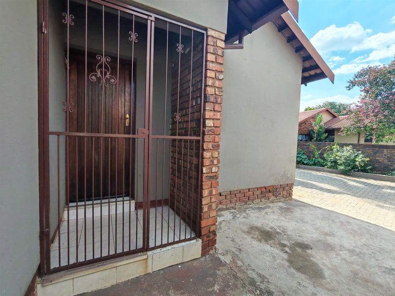 House For Sale in Mineralia, Middelburg - Photo 9