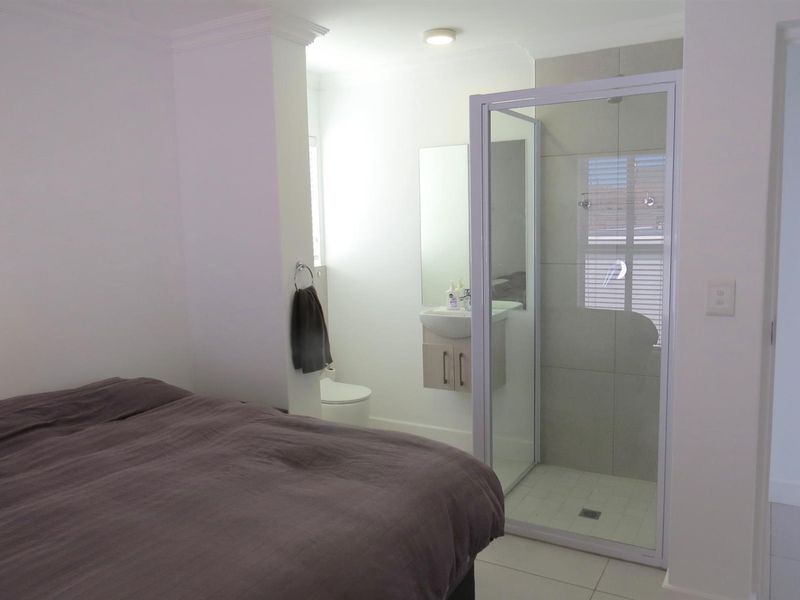 Lovely three bedroom house with solar, in secure complex! - Photo 8