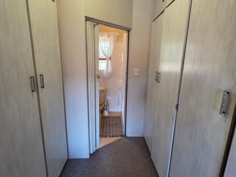 Coastal Charm and Comfort in a Prime Jeffreys Bay Location - Photo 10