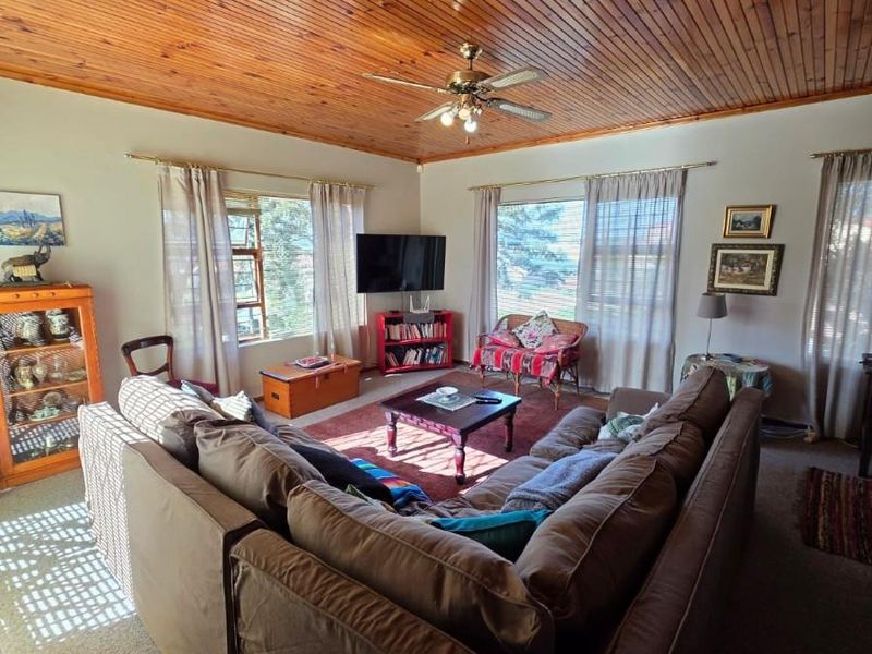 Coastal Charm and Comfort in a Prime Jeffreys Bay Location - Photo 3