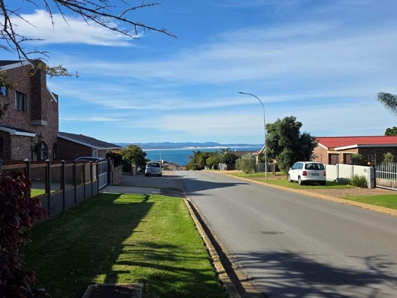 Coastal Charm and Comfort in a Prime Jeffreys Bay Location - Photo 2