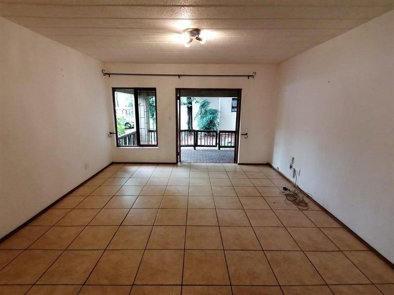 Two Bedroom Ground Floor Apartment For Sale in Riverglades Estate Jukskei Park - Photo 6