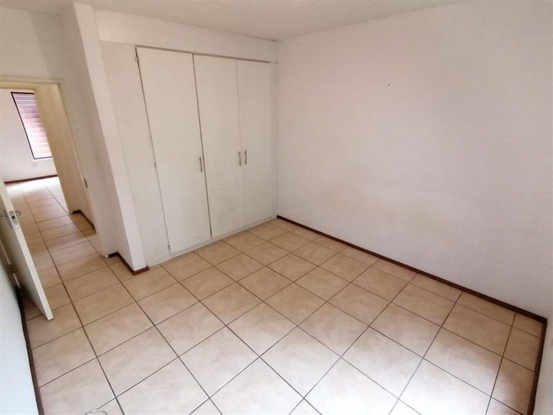 Two Bedroom Ground Floor Apartment For Sale in Riverglades Estate Jukskei Park - Photo 10