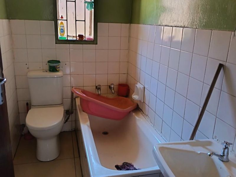 For Sale Thistle Grove Perfect First-Time Buy Fixer upper with loads of potential - Photo 8