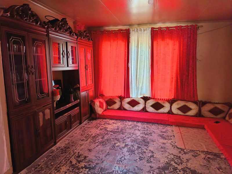 For Sale Thistle Grove Perfect First-Time Buy Fixer upper with loads of potential - Photo 5