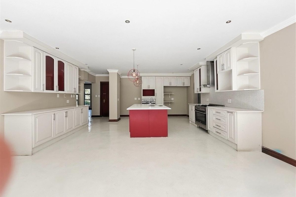 Prime Location and Walking Distance to Park and Amenities - Photo 3