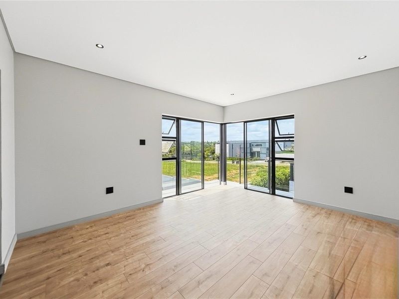 Newly Built Family Home to Rent in Helderfontein Estate - Photo 7