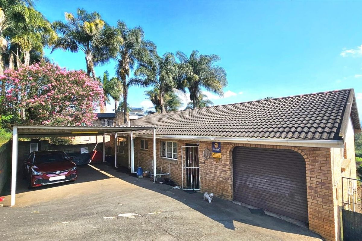 Solid 3-Bedroom Family Home with Elevated Views in Samanville - Photo 3