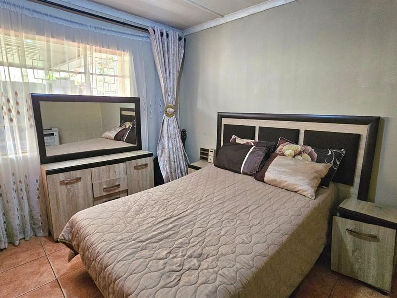 Solid 3-Bedroom Family Home with Elevated Views in Samanville - Photo 5