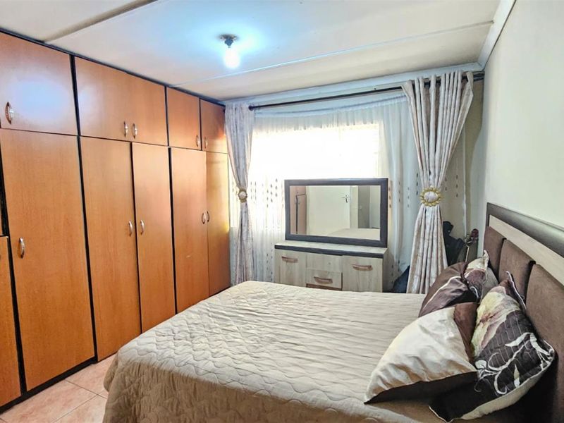 Solid 3-Bedroom Family Home with Elevated Views in Samanville - Photo 4