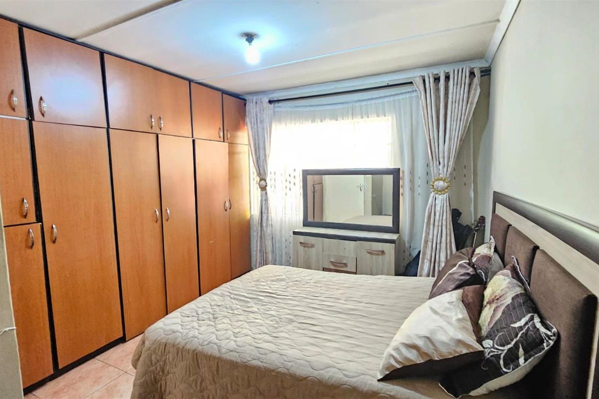 Solid 3-Bedroom Family Home with Elevated Views in Samanville - Photo 4