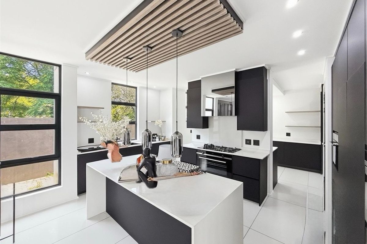 Contemporary Luxury Architectural Home in Helderfontein Estate - Photo 2