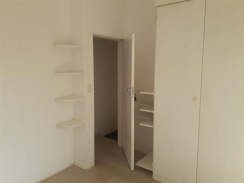 2 Bed 1 Bath Apartment For Sale in Sonneglans, Randburg - Photo 7