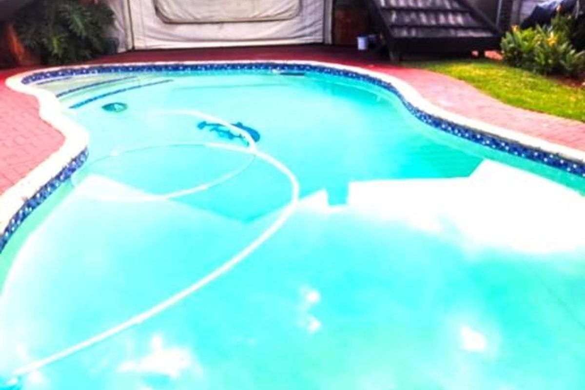 Big family home low maintenance garden with pool and entertainment area in Rhodesdene - Photo 5