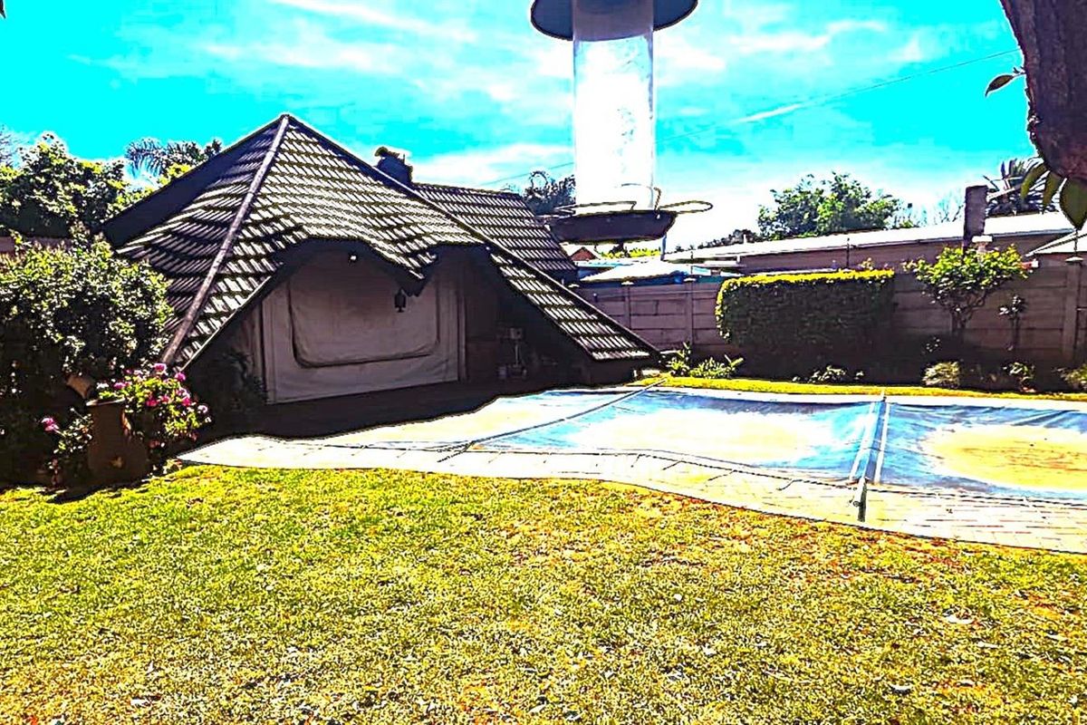 Big family home low maintenance garden with pool and entertainment area in Rhodesdene - Photo 3