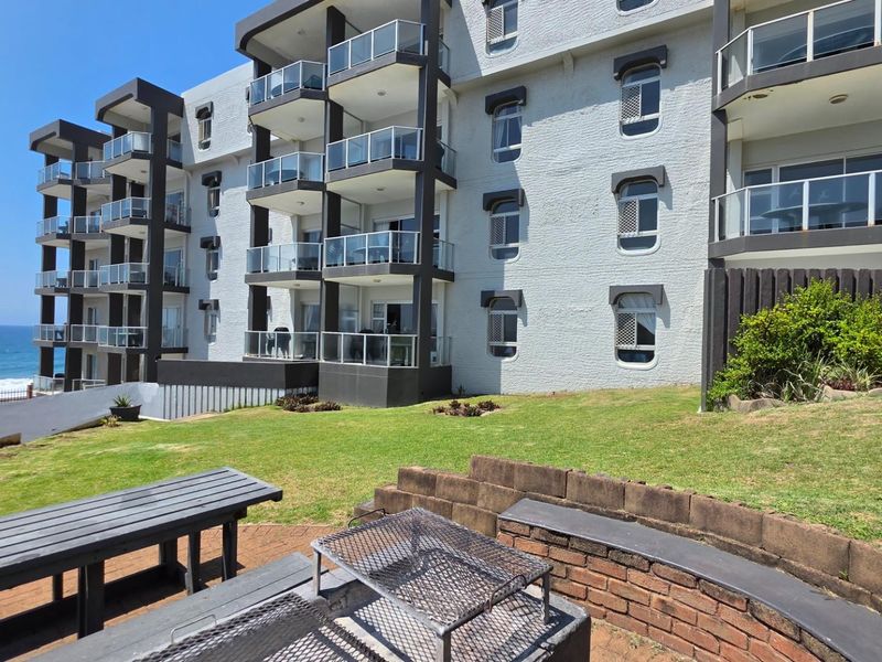 2 bedroom, 1 bathroom Beachfront Apartment For Sale in Margate - Photo 8