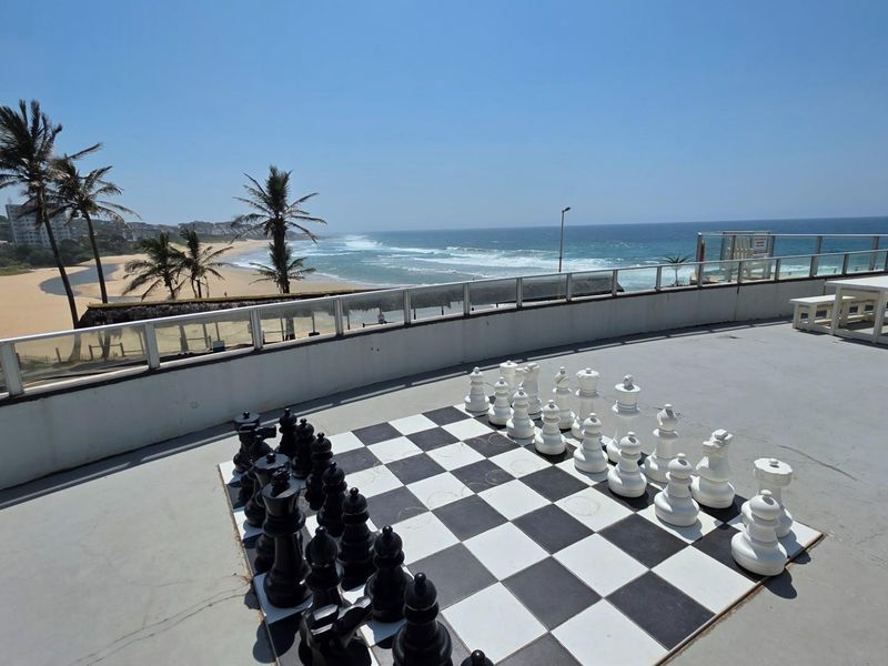 2 bedroom, 1 bathroom Beachfront Apartment For Sale in Margate - Photo 6