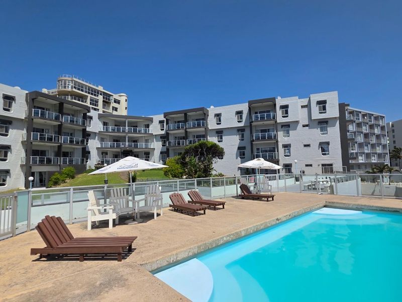 2 bedroom, 1 bathroom Beachfront Apartment For Sale in Margate - Photo 3