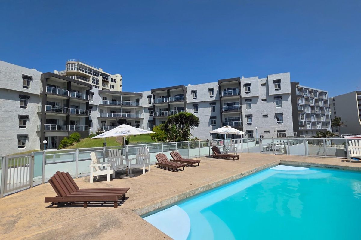 2 bedroom, 1 bathroom Beachfront Apartment For Sale in Margate - Photo 3