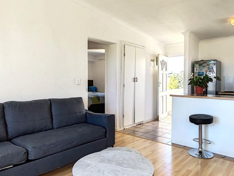 Modern First-Floor Corner Apartment in Sought-After Madison Square Gardens, Parklands - Photo 4