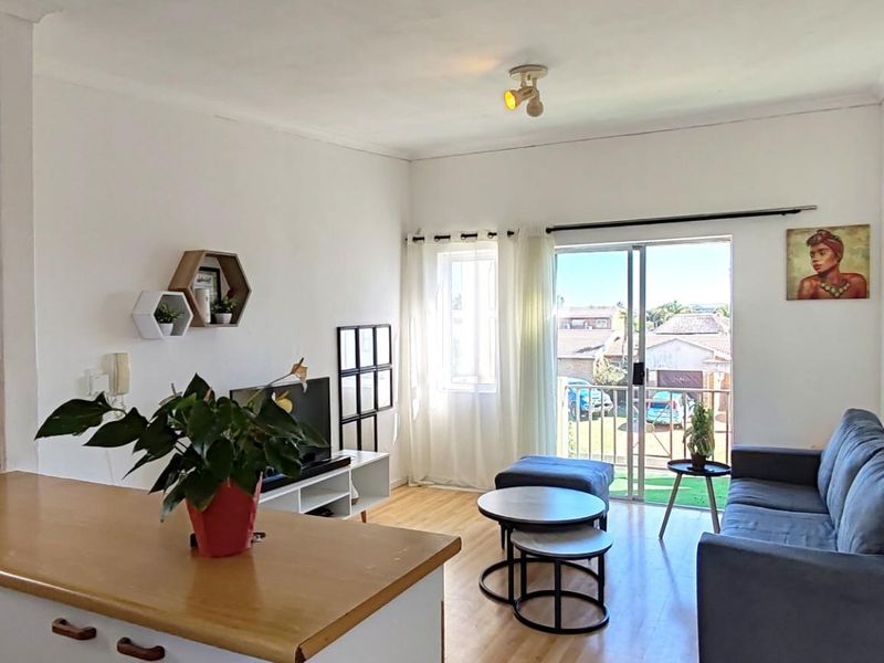 Modern First-Floor Corner Apartment in Sought-After Madison Square Gardens, Parklands - Photo 2