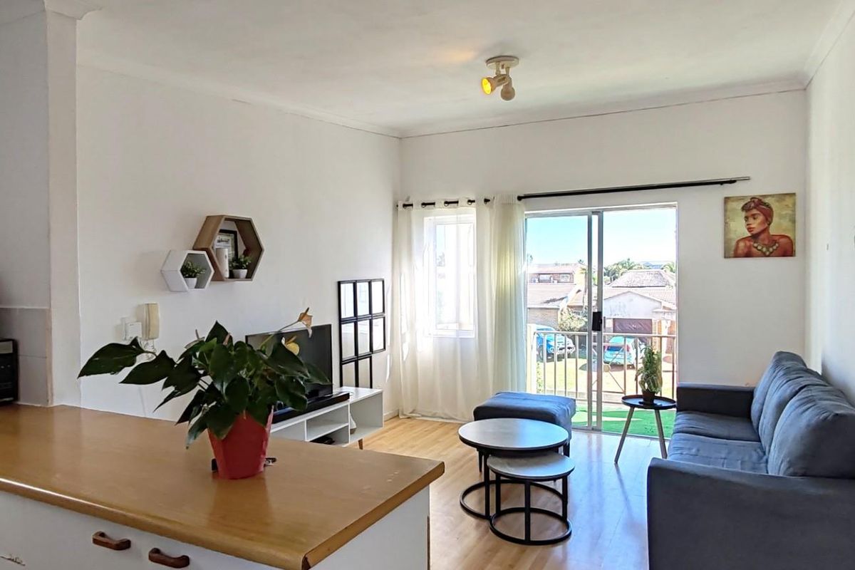 Modern First-Floor Corner Apartment in Sought-After Madison Square Gardens, Parklands - Photo 2