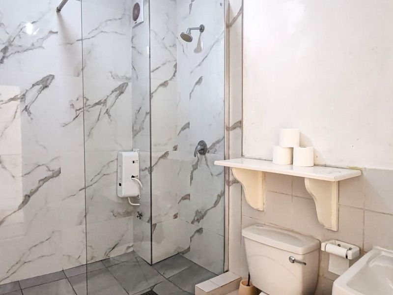 Modern First-Floor Corner Apartment in Sought-After Madison Square Gardens, Parklands - Photo 10