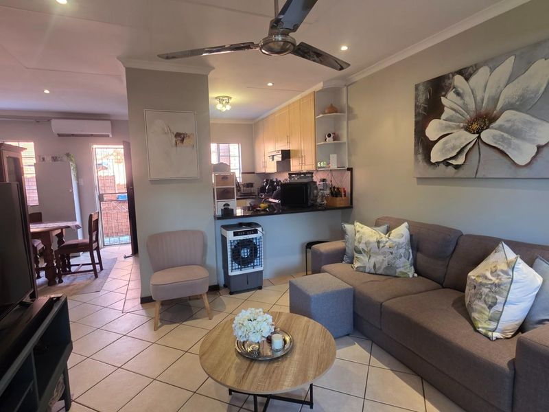 Townhouse For Sale in Mooikloof Ridge, Pretoria - Photo 7