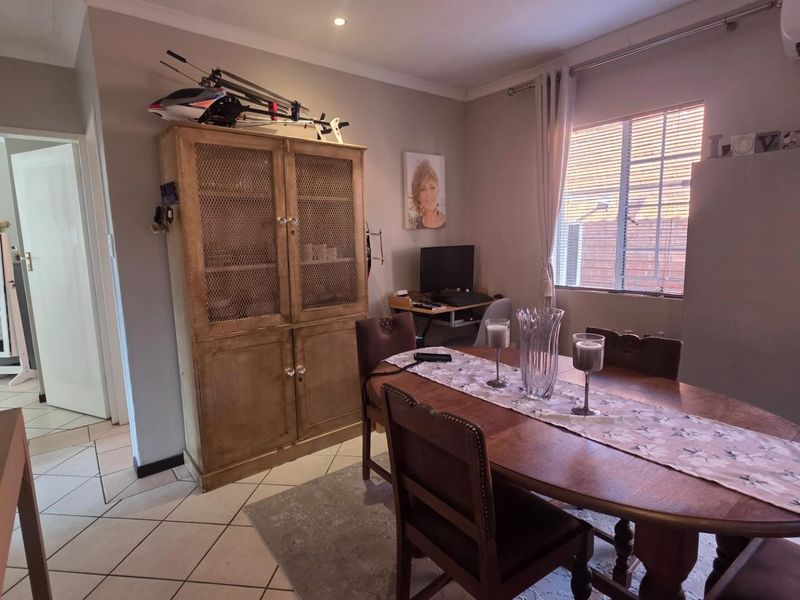 Townhouse For Sale in Mooikloof Ridge, Pretoria - Photo 10