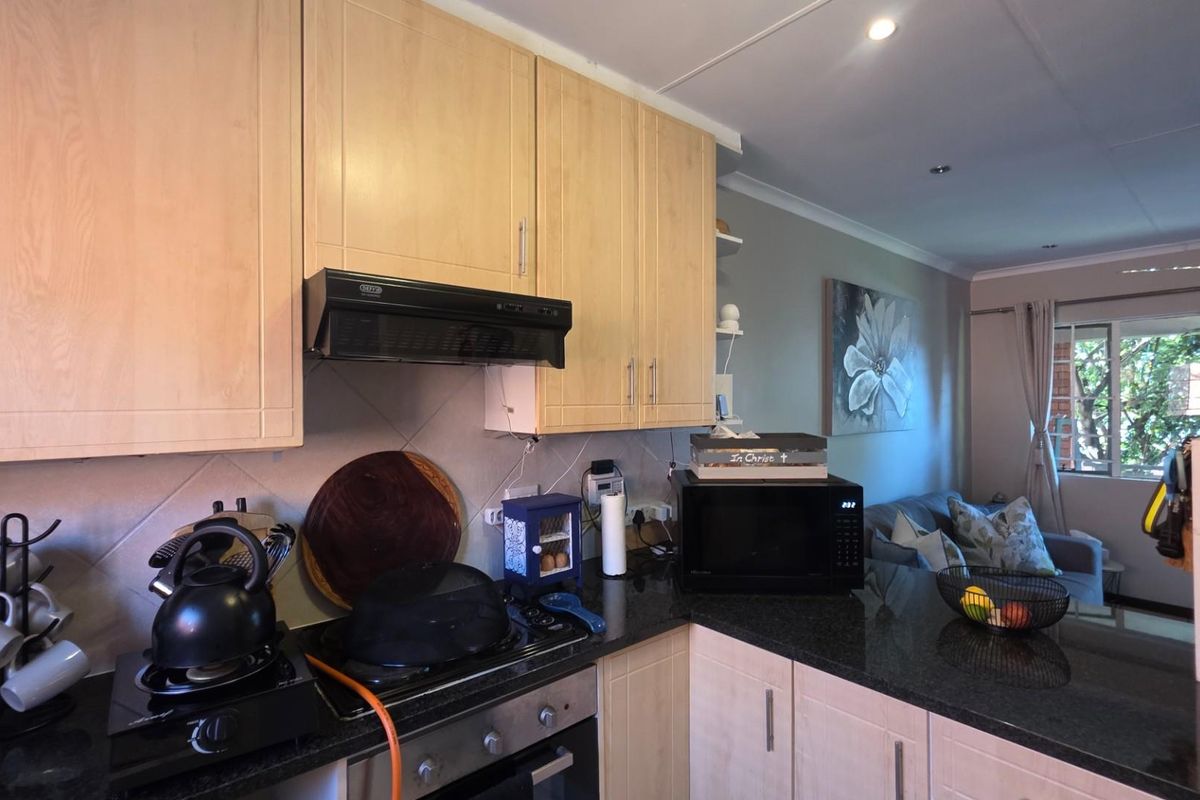 Townhouse For Sale in Mooikloof Ridge, Pretoria - Photo 3