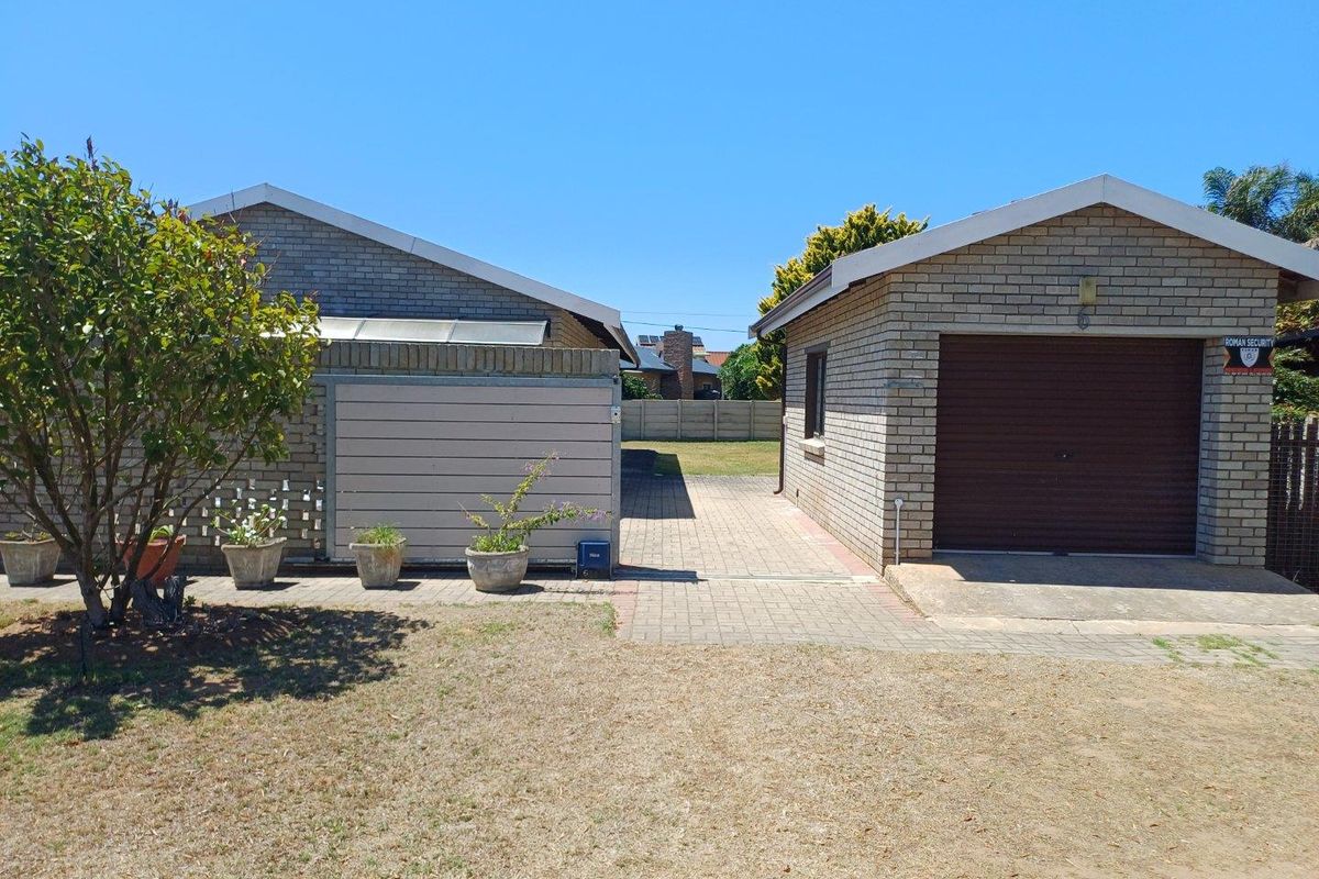 House For Sale in Stilbaai Wes, Stilbaai - Photo 3