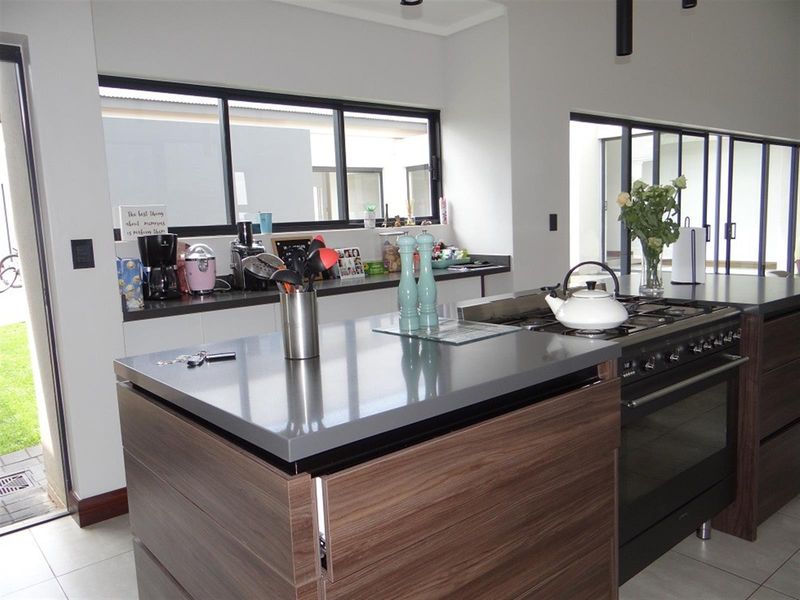4 Bedroom House For Sale in Midstream Estate, Centurion - Photo 6