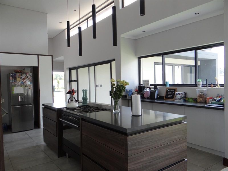 4 Bedroom House For Sale in Midstream Estate, Centurion - Photo 5