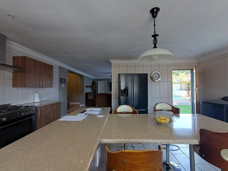 Elegant Family Home with Exceptional Space - Photo 9