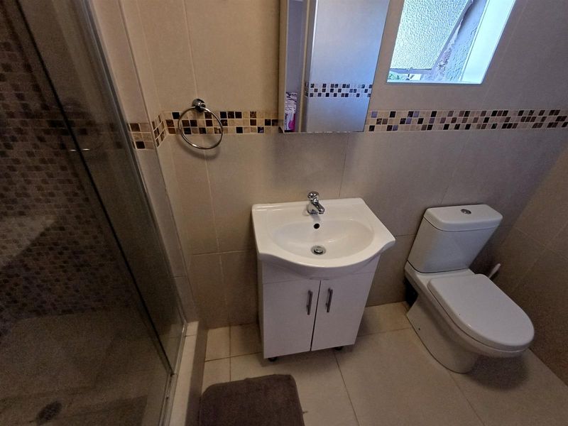 Elegant Family Home with Exceptional Space - Photo 6