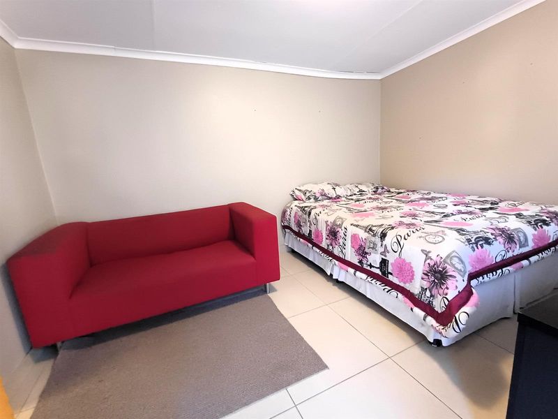 Elegant Family Home with Exceptional Space - Photo 4