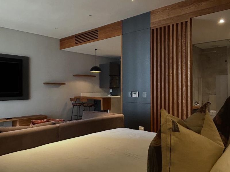 Sophisticated Elegant Ambience One-Bedroom Living (Furnished) - Photo 8