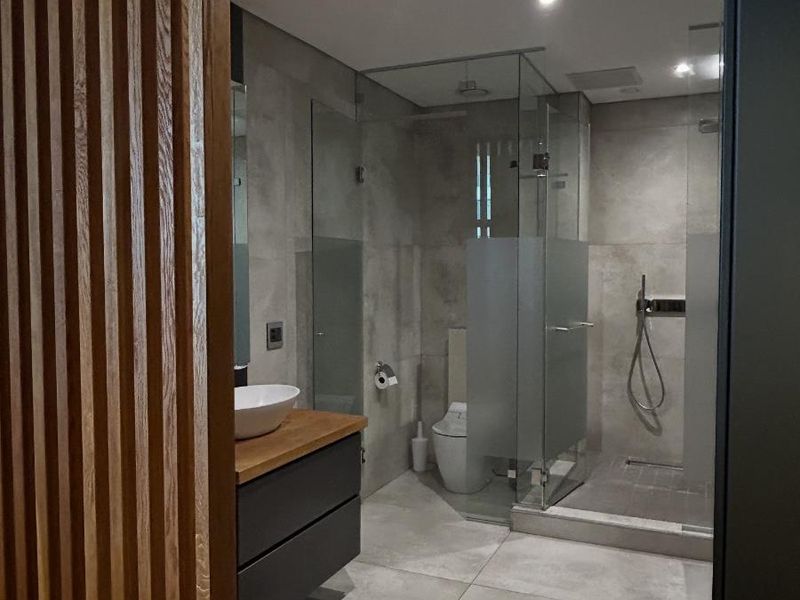 Sophisticated Elegant Ambience One-Bedroom Living (Furnished) - Photo 7