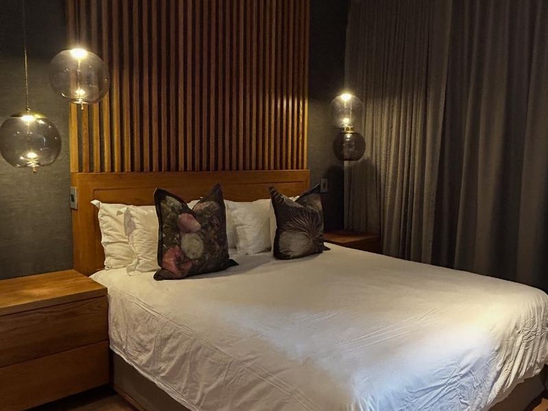 Sophisticated Elegant Ambience One-Bedroom Living (Furnished) - Photo 5