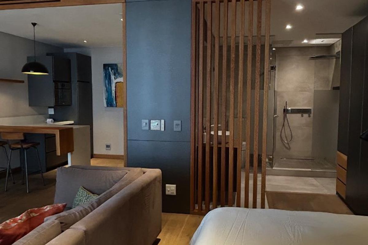 Sophisticated Elegant Ambience One-Bedroom Living (Furnished) - Photo 3