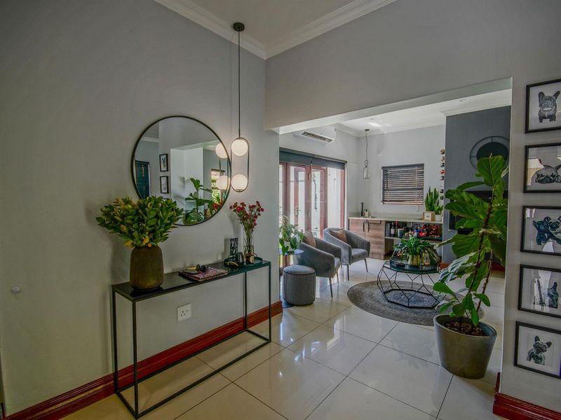 Stylish 3-Bedroom Home with Solar in Sought-After Estate! - Photo 7