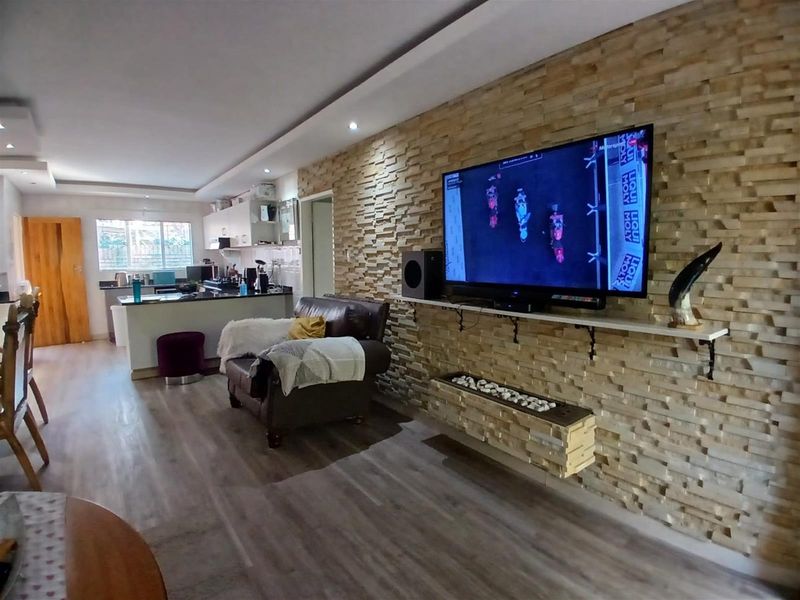 3 Bedroom Townhouse For Sale in Pioneer Park - Photo 10