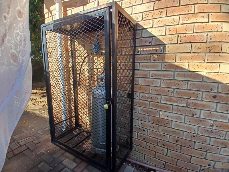 3 Bedroom Townhouse For Sale in Pioneer Park - Photo 8