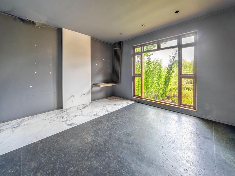 POTENTIAL POTENTIAL POTENTIAL!! DEVELOPERS DREAM PROPERTY - Photo 5