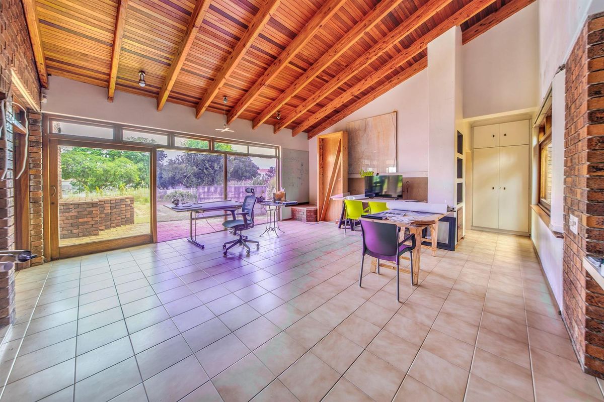 POTENTIAL POTENTIAL POTENTIAL!! DEVELOPERS DREAM PROPERTY - Photo 4