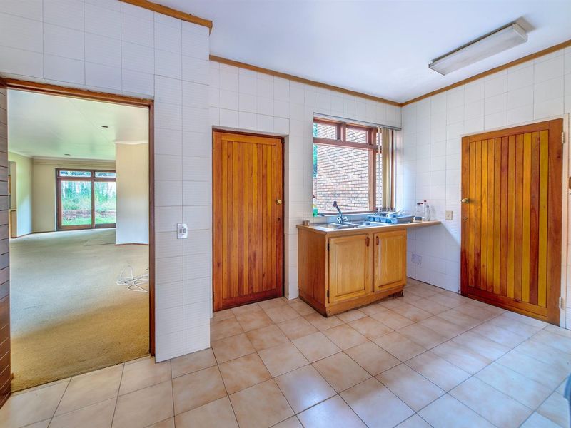 POTENTIAL POTENTIAL POTENTIAL!! DEVELOPERS DREAM PROPERTY - Photo 10